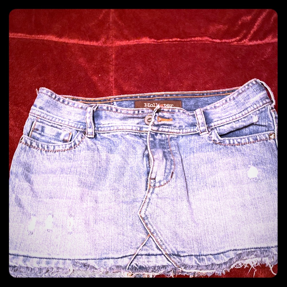 Hollister mini skirt